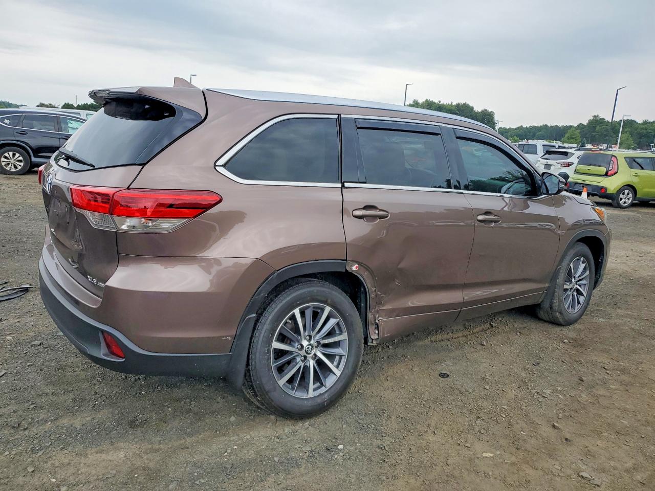 2017 TOYOTA HIGHLANDER XLE — снимка 3