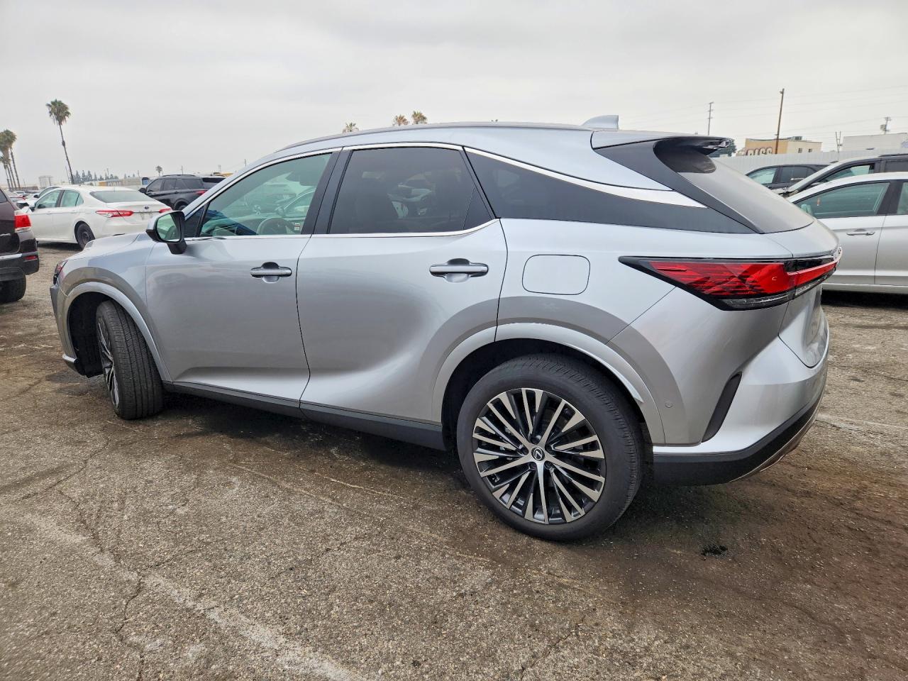 2024 LEXUS RX 350 PREMIUM+ — снимка 2