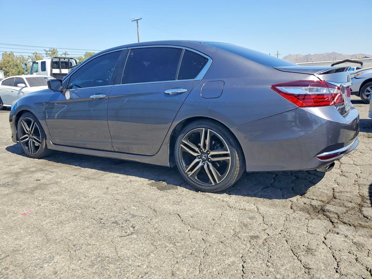 2017 HONDA ACCORD SPORT — снимка 2