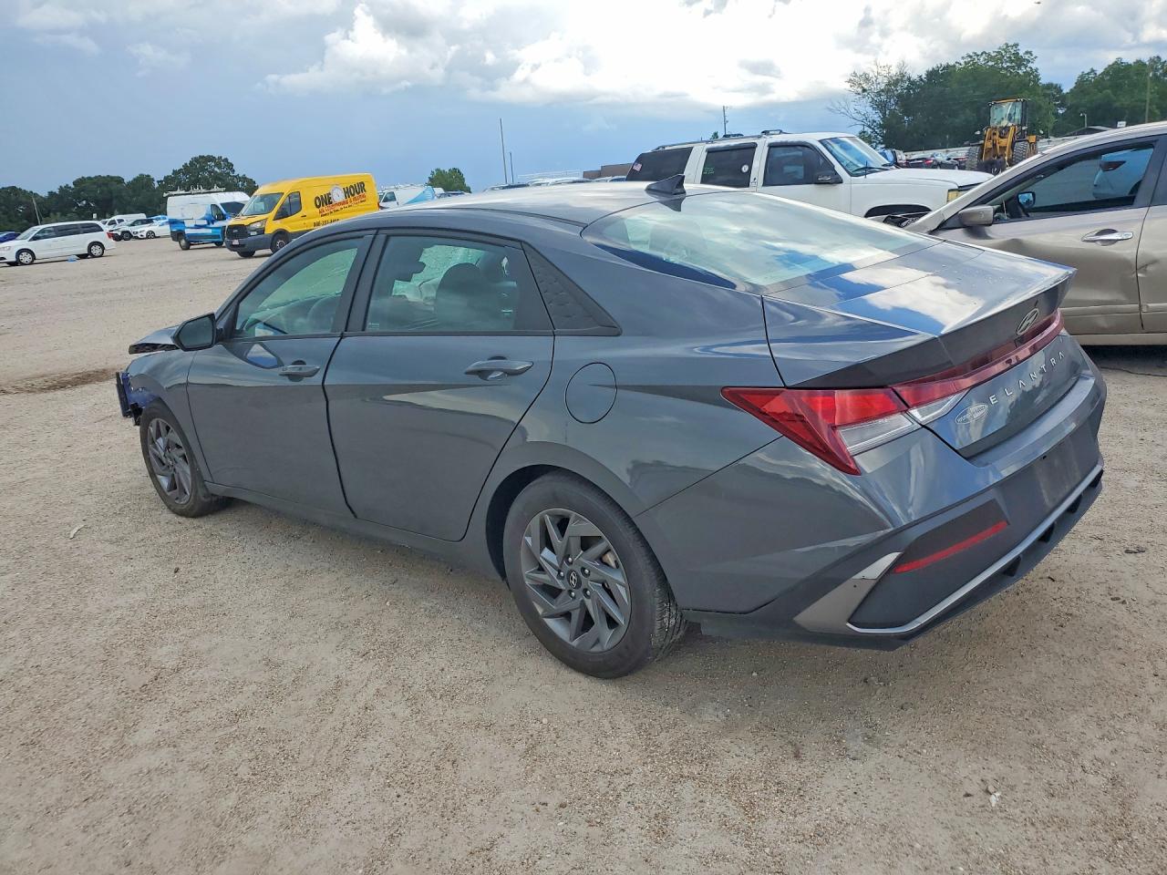 2024 HYUNDAI ELANTRA SEL — снимка 2