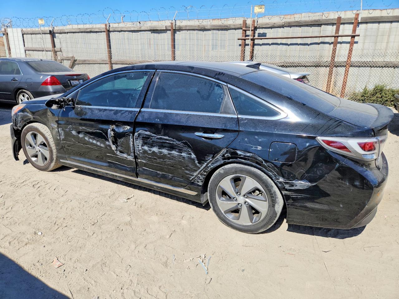 2016 HYUNDAI SONATA HYBRID LIMITED — снимка 2