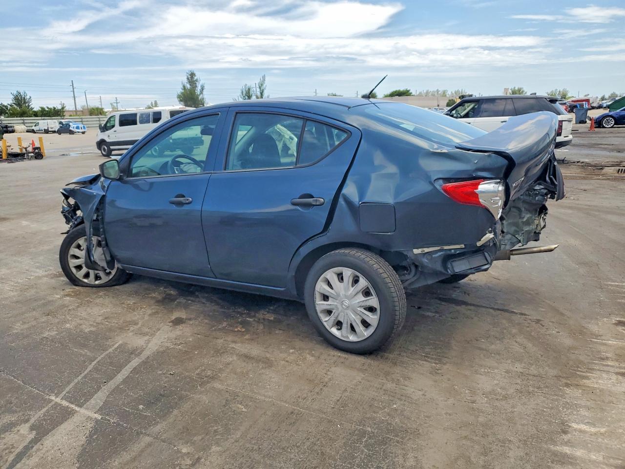 2016 NISSAN VERSA 1.6 S — снимка 2