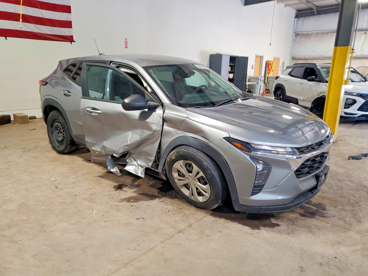2024 CHEVROLET TRAX LS — снимка 4