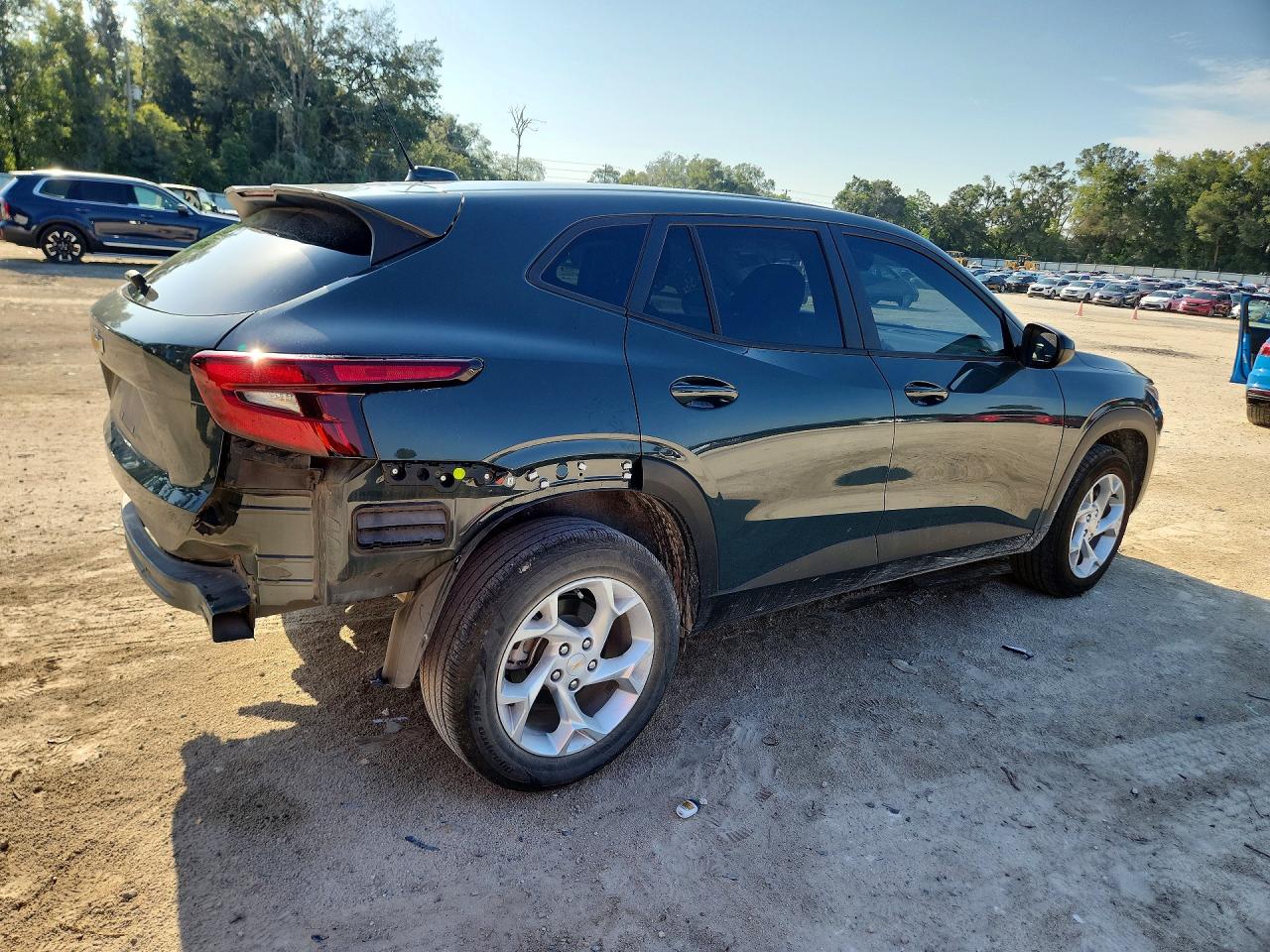 2025 CHEVROLET TRAX LS — снимка 3