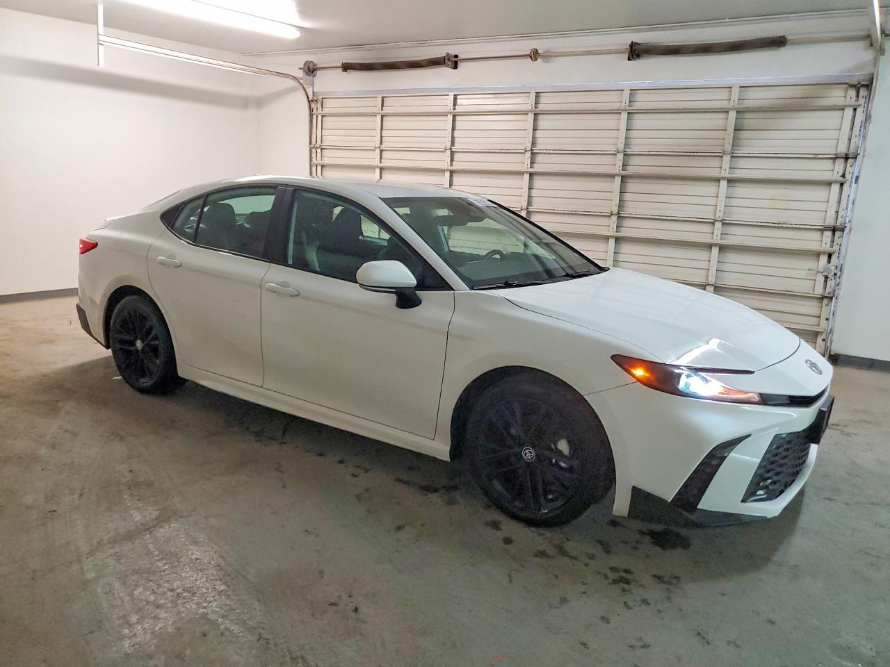 2026 TOYOTA CAMRY SE — снимка 4