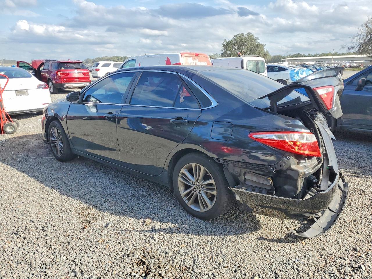 2015 TOYOTA CAMRY SE — снимка 2