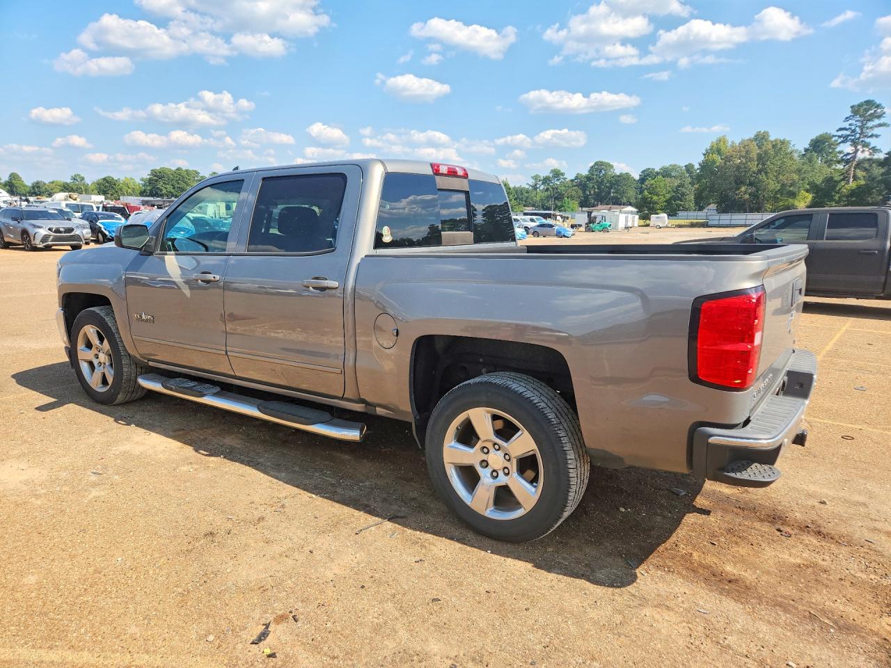 2017 CHEVROLET SILVERADO C1500 LT — снимка 2