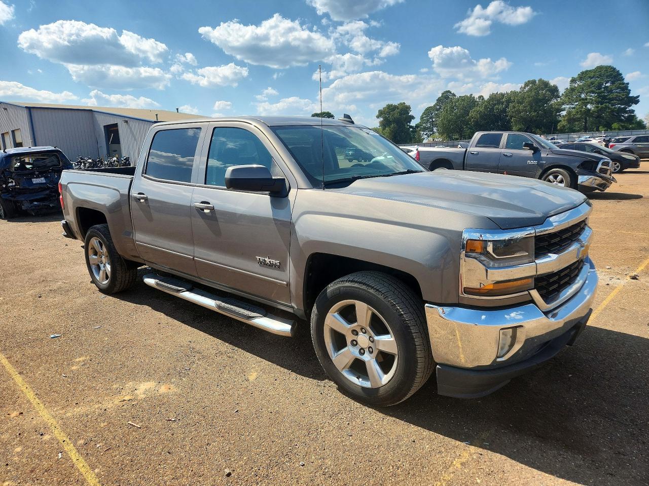 2017 CHEVROLET SILVERADO C1500 LT — снимка 4
