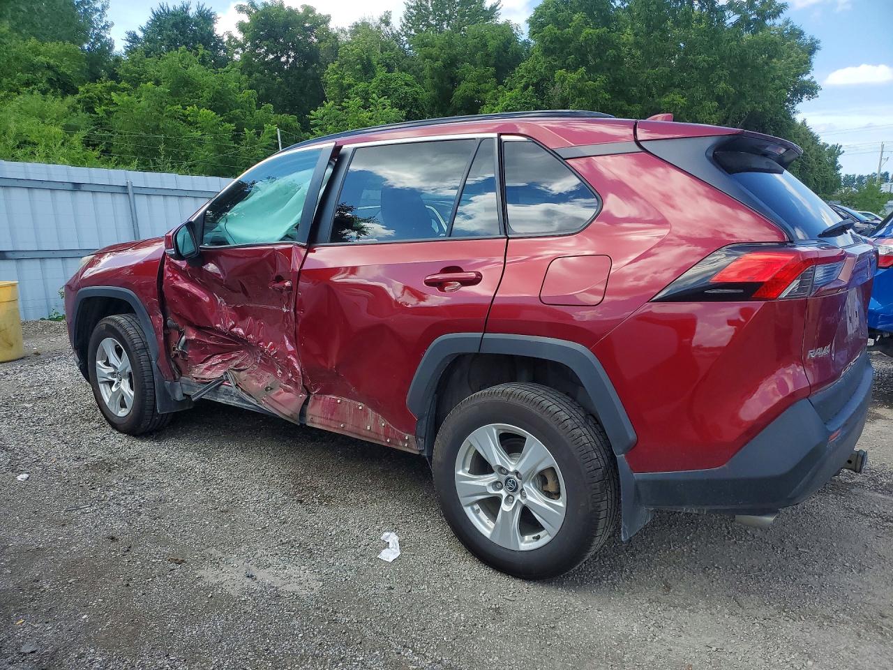 2019 TOYOTA RAV4 LE — снимка 2
