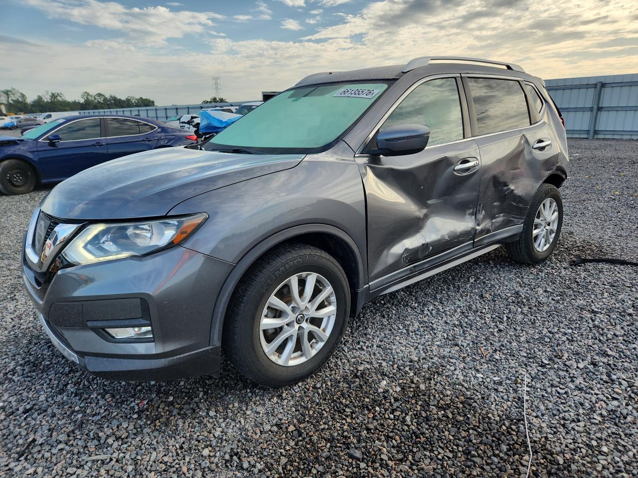 2017 NISSAN ROGUE SV