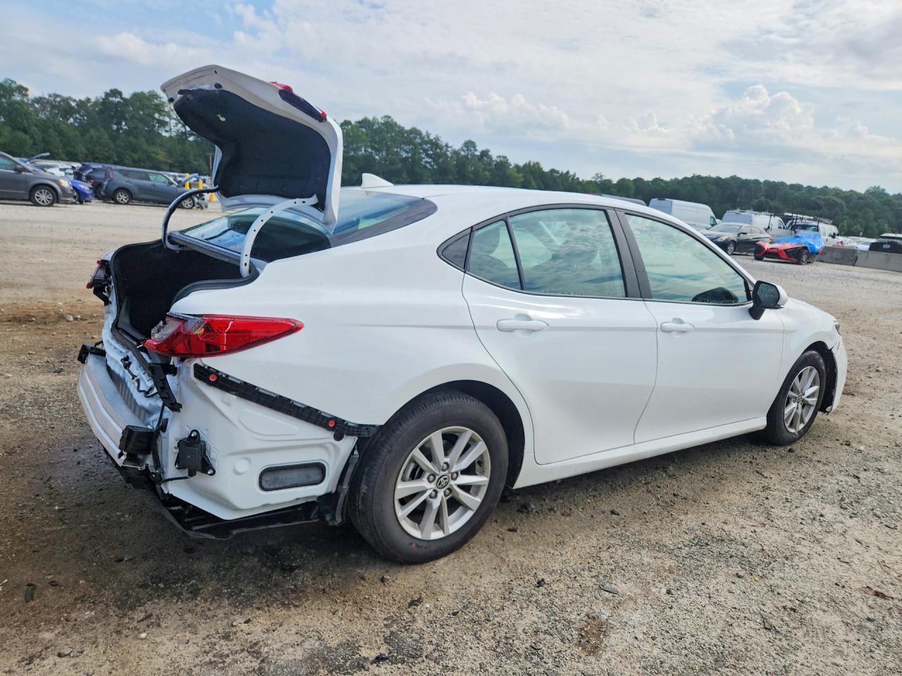 2026 TOYOTA CAMRY LE — снимка 3