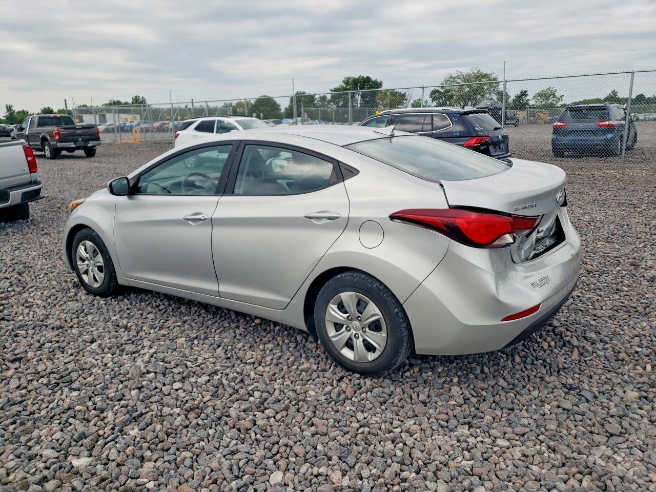 2016 HYUNDAI ELANTRA SE — снимка 2