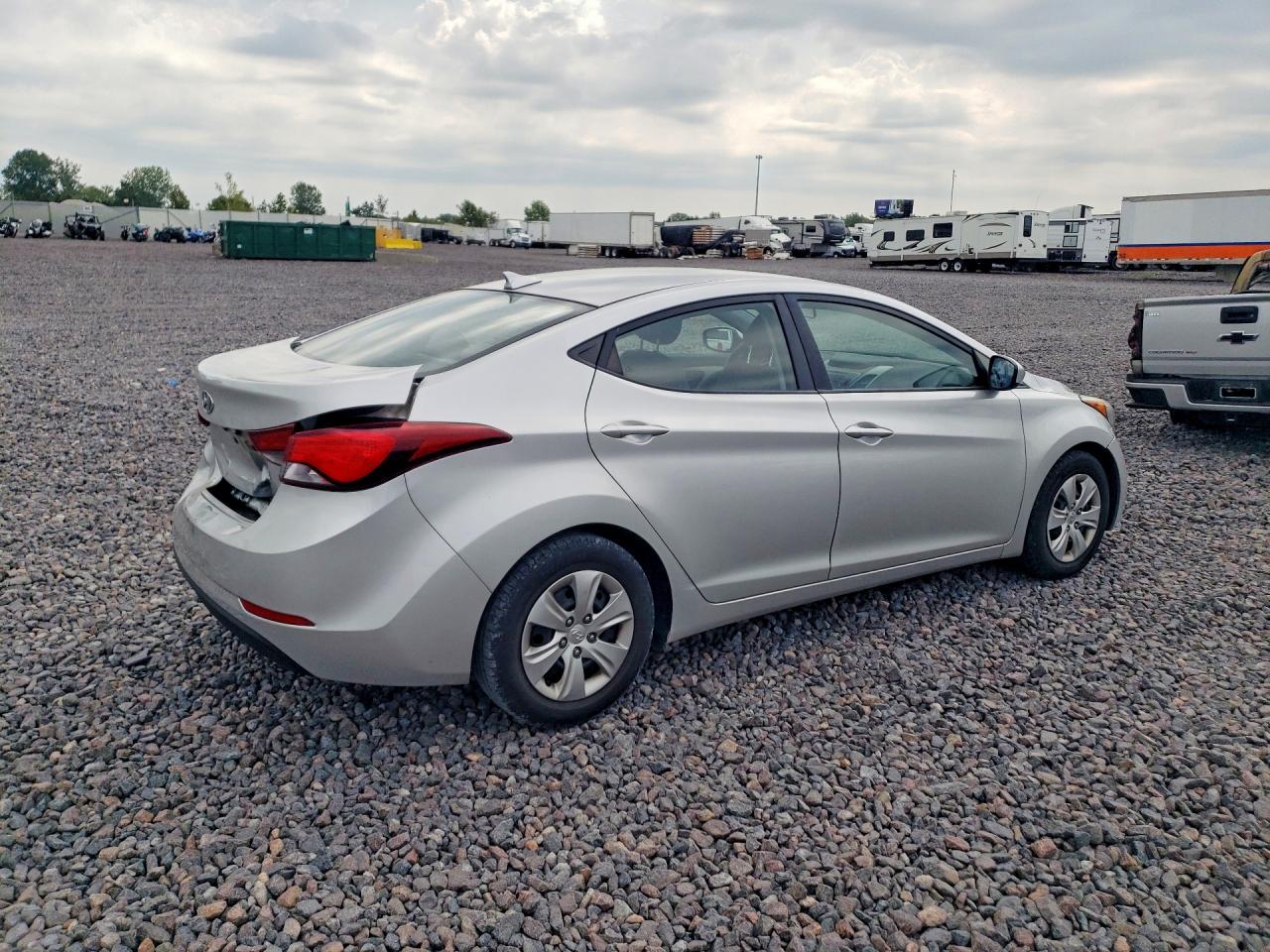 2016 HYUNDAI ELANTRA SE — снимка 3