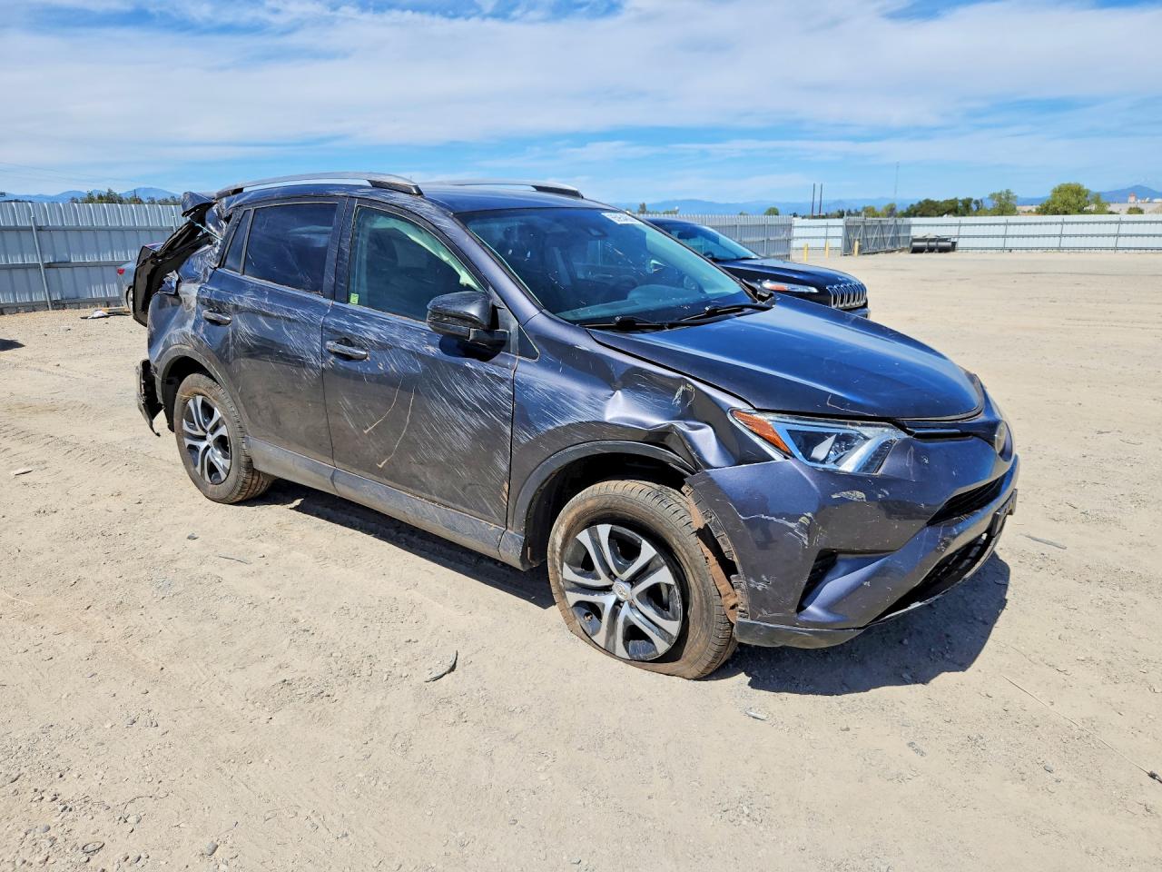 2017 TOYOTA RAV4 LE — снимка 4