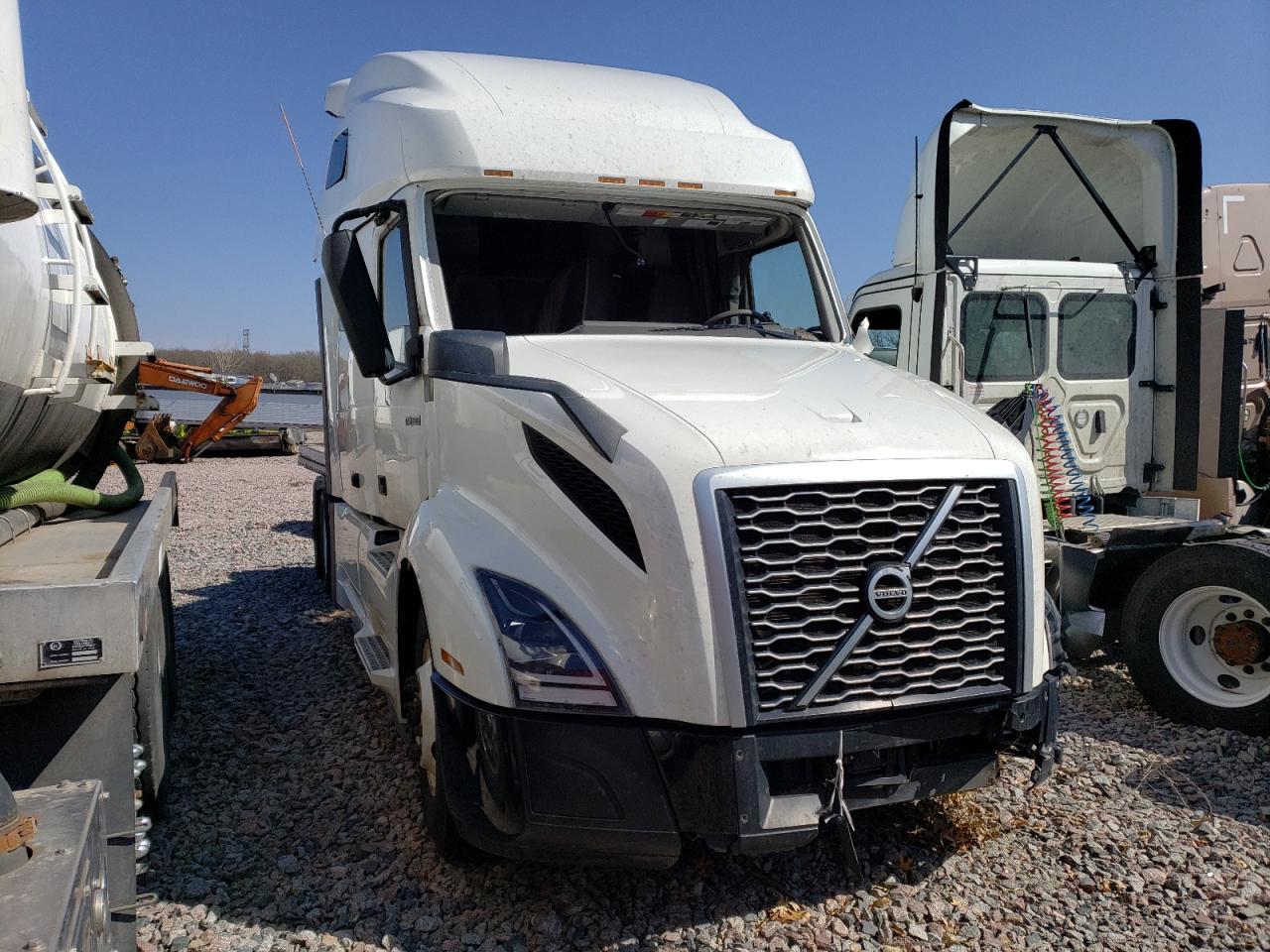 2024 VOLVO VN VNL