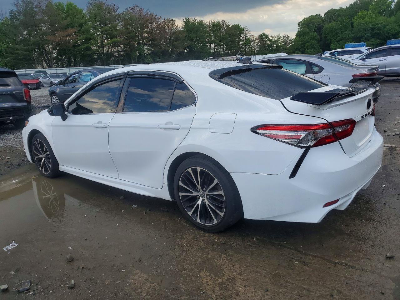 2018 TOYOTA CAMRY SE — снимка 2