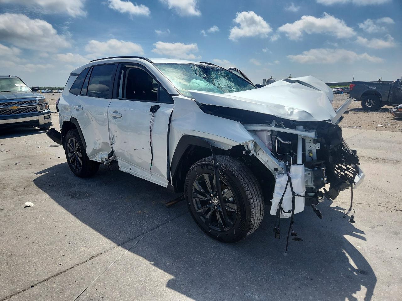 2026 TOYOTA RAV4 XLE PREMIUM — снимка 4