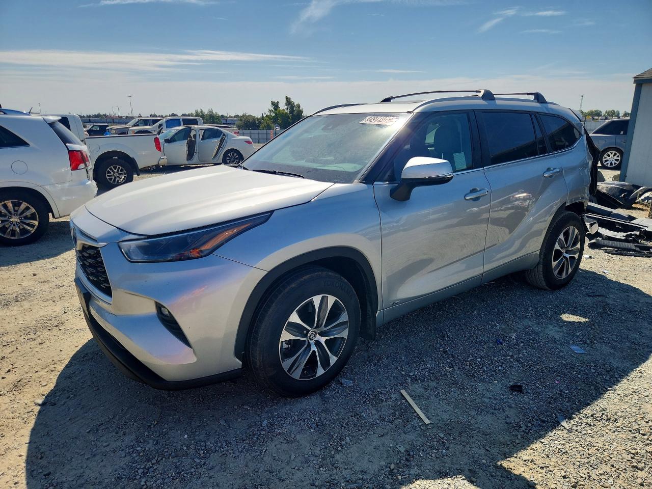 2023 TOYOTA HIGHLANDER HYBRID XLE
