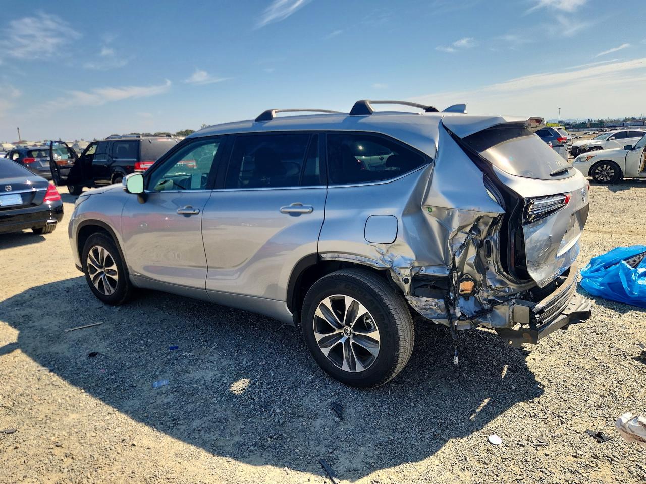 2023 TOYOTA HIGHLANDER HYBRID XLE — снимка 2