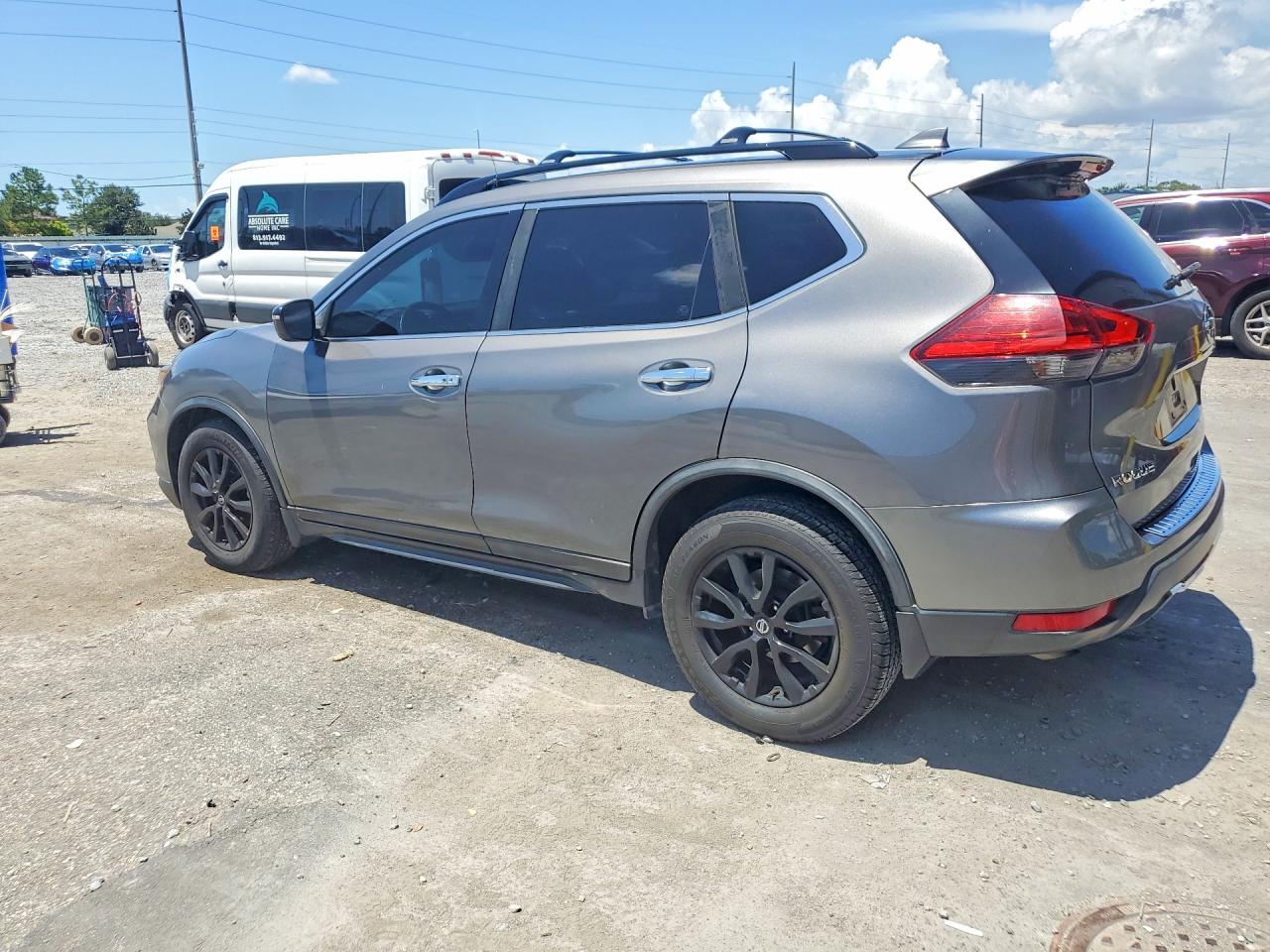 2017 NISSAN ROGUE SV — снимка 2