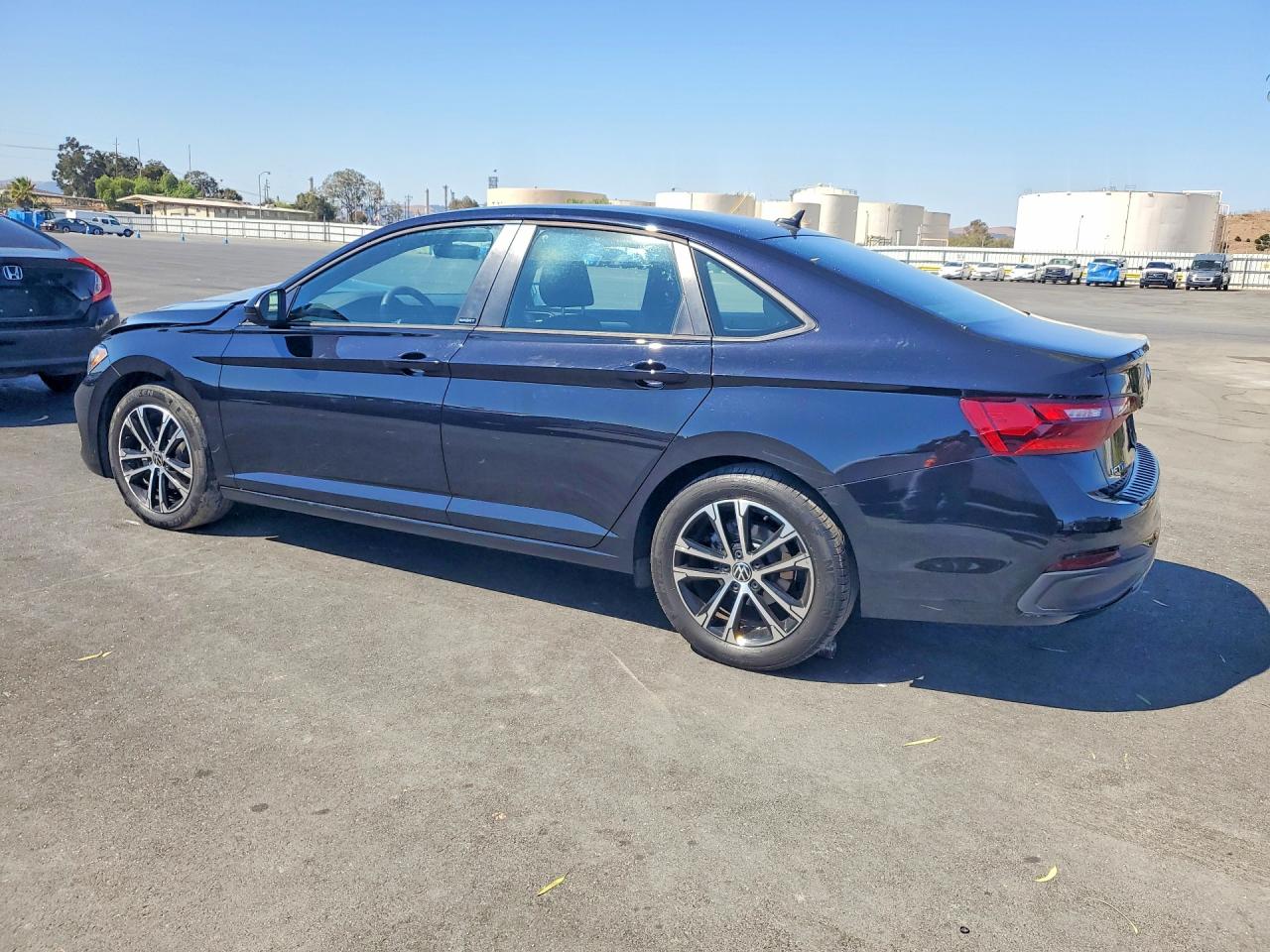 2023 VOLKSWAGEN JETTA SPORT — снимка 2