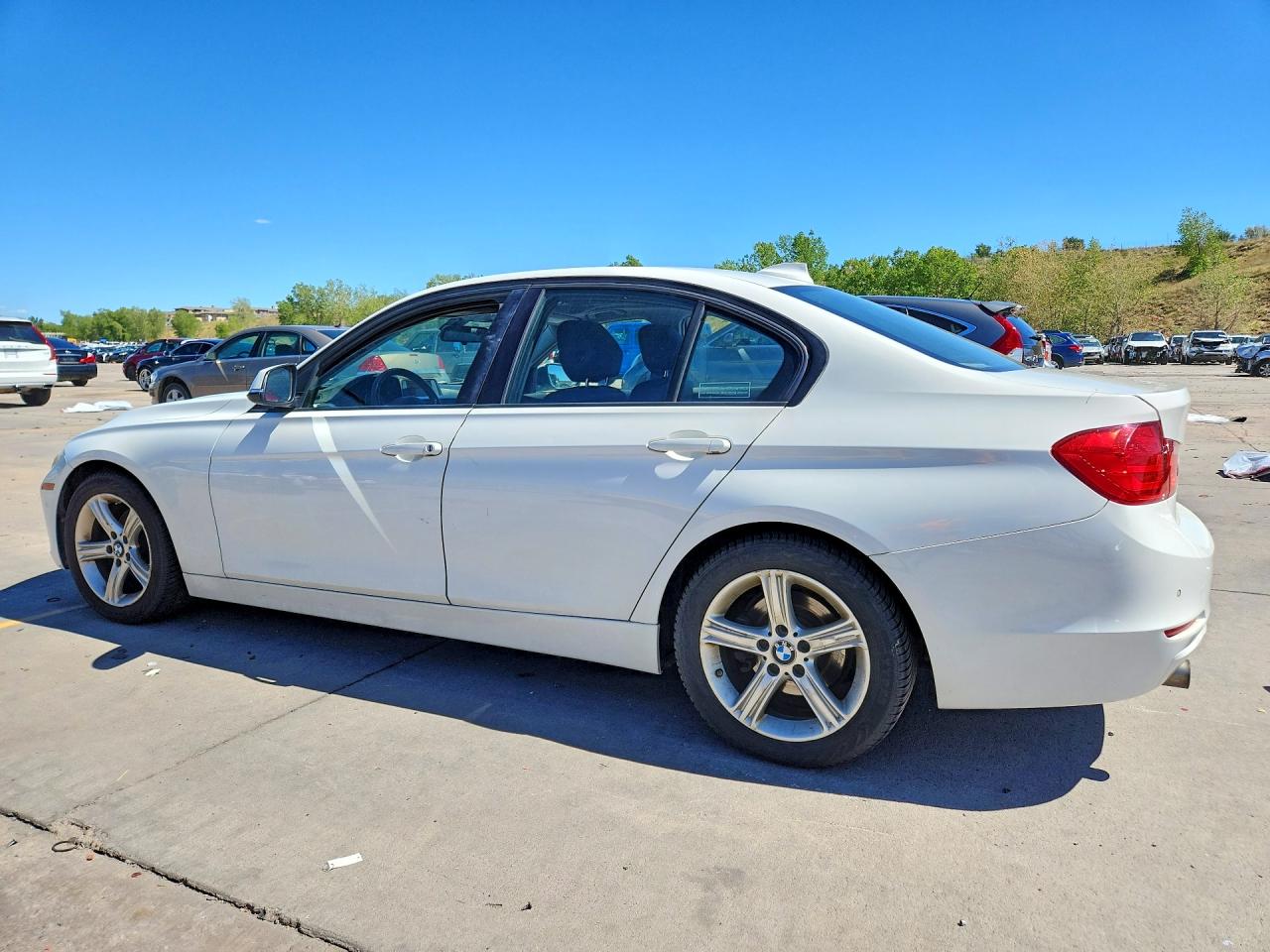 2014 BMW 320 I — снимка 2