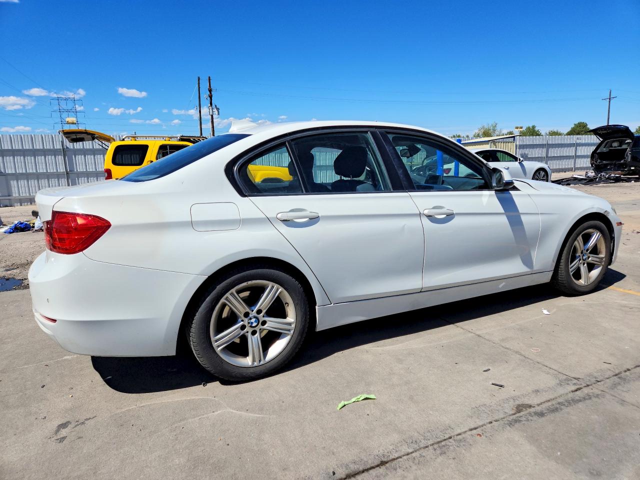 2014 BMW 320 I — снимка 3