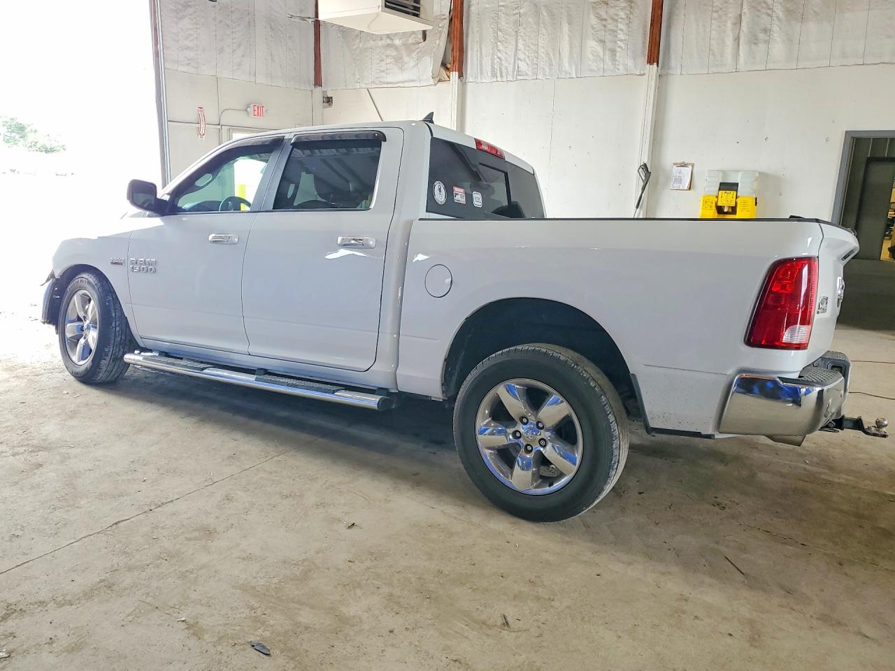 2016 RAM 1500 SLT — снимка 2