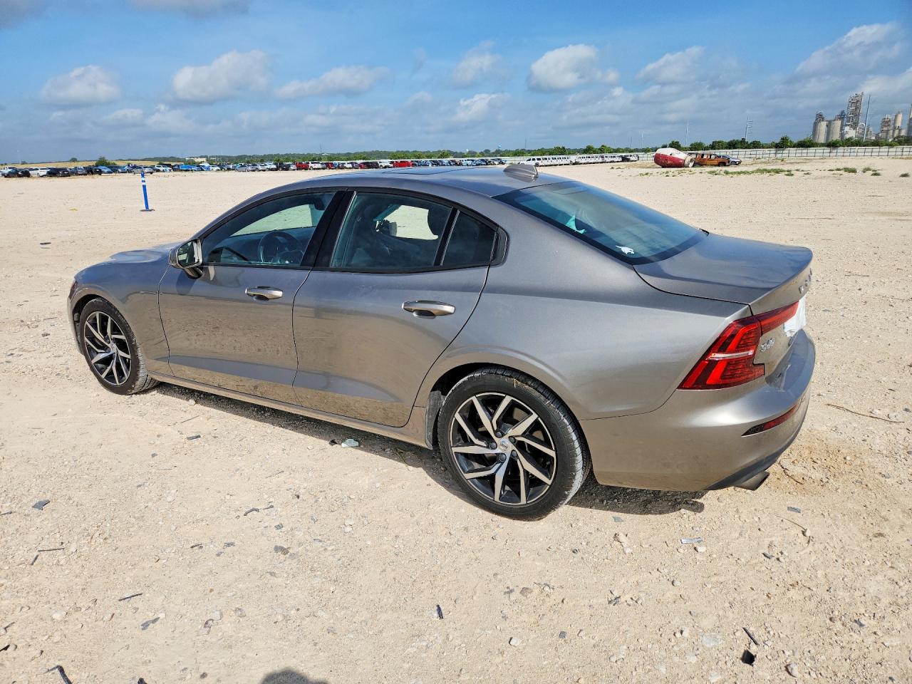 2019 VOLVO S60 T6 MOMENTUM — снимка 2
