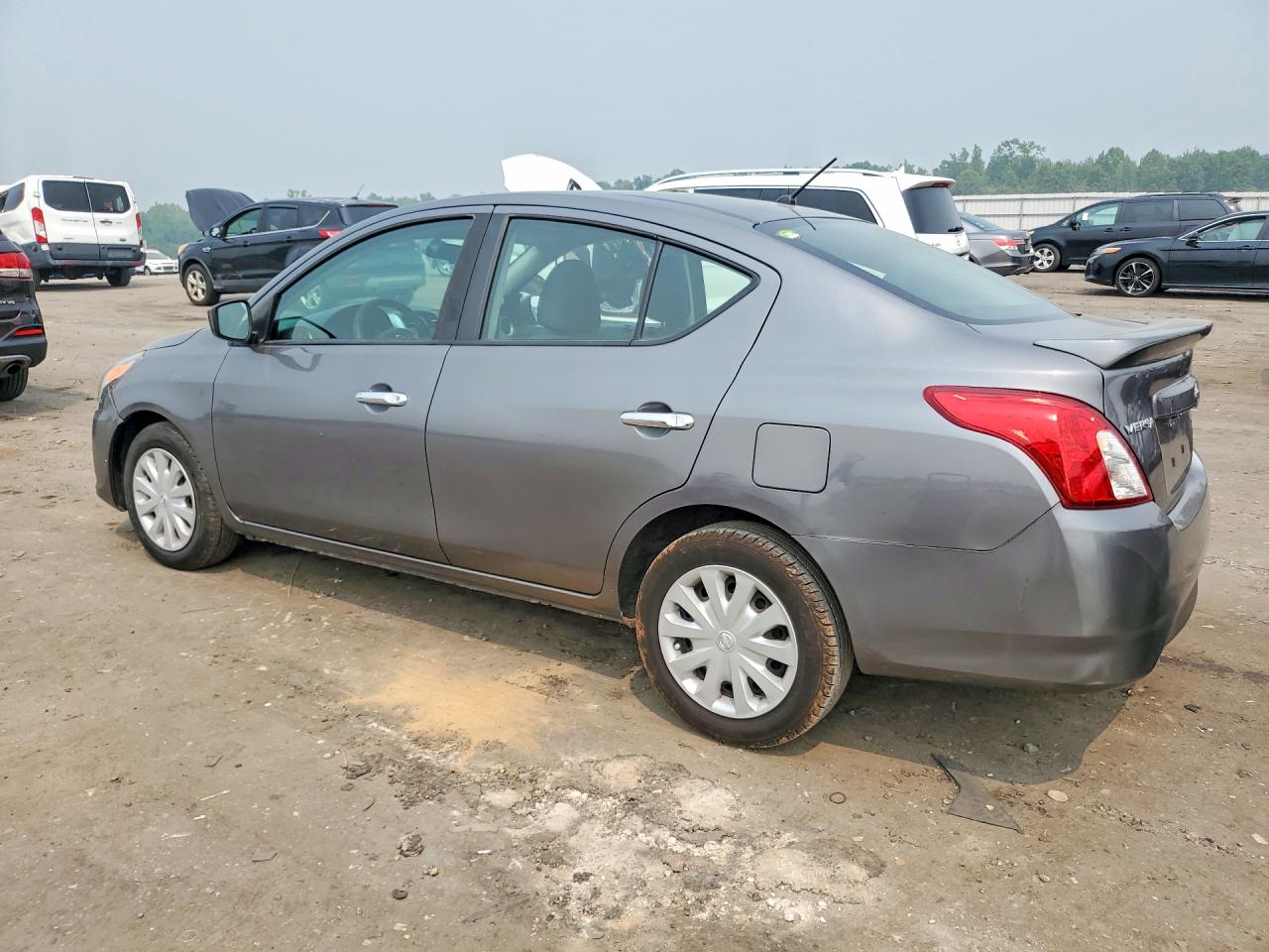 2019 NISSAN VERSA SV — снимка 2