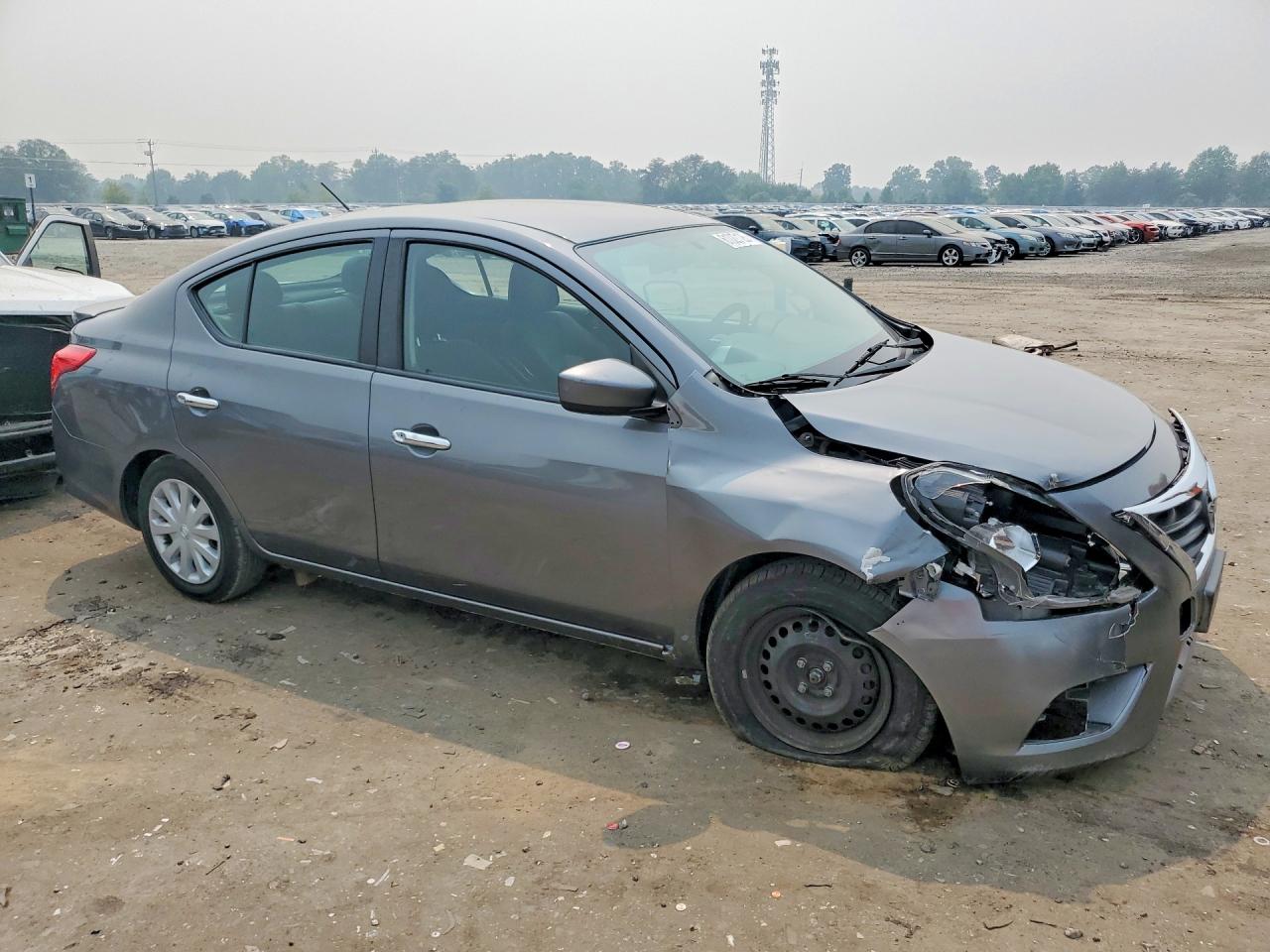 2019 NISSAN VERSA SV — снимка 4