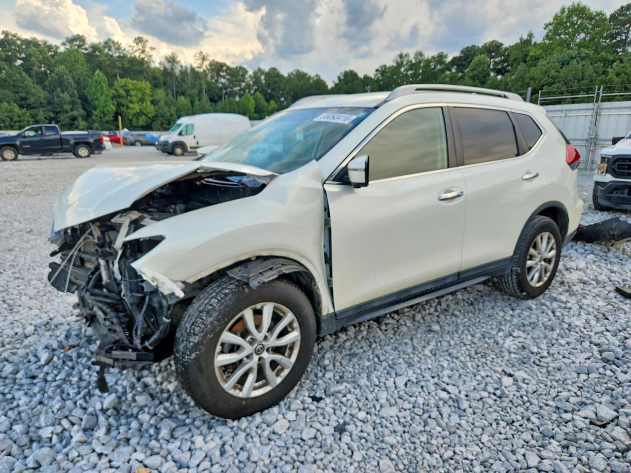 2017 NISSAN ROGUE SV