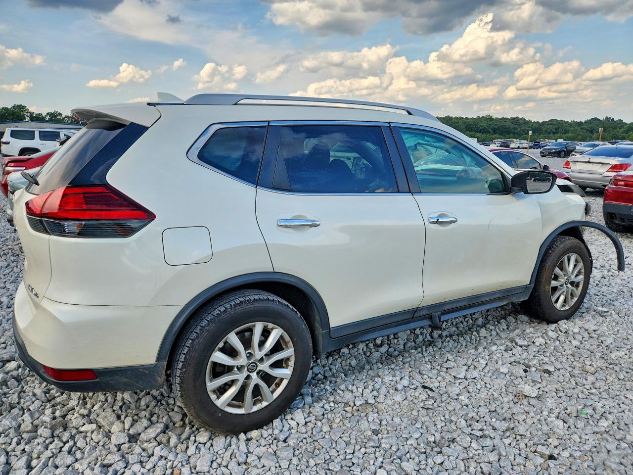 2017 NISSAN ROGUE SV — снимка 3