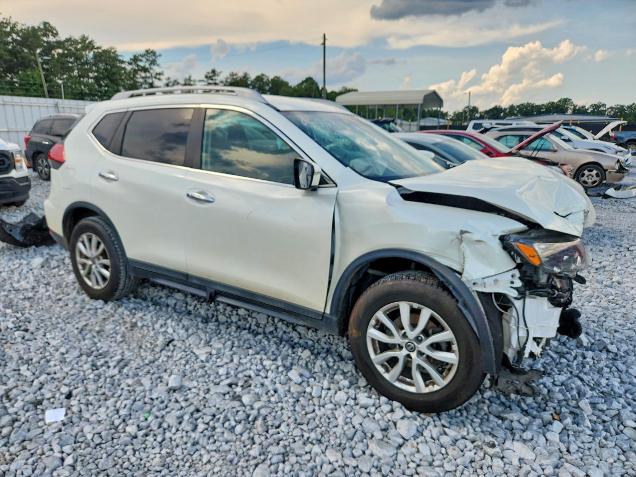 2017 NISSAN ROGUE SV — снимка 4