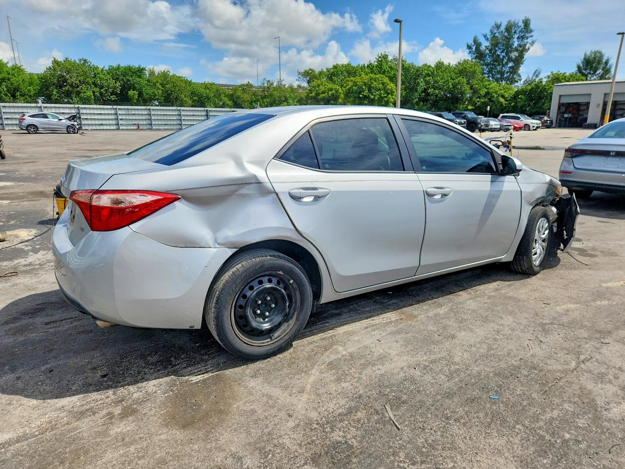 2017 TOYOTA COROLLA LE — снимка 3