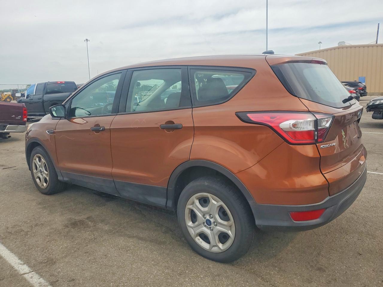 2017 FORD ESCAPE S — снимка 2