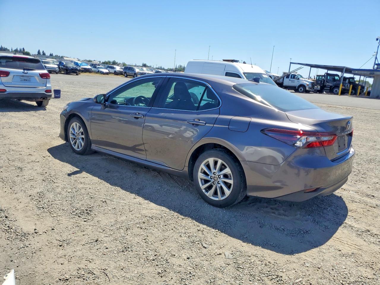 2023 TOYOTA CAMRY LE — снимка 2