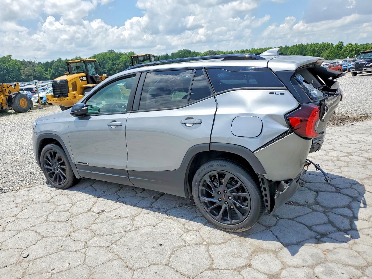 2023 GMC TERRAIN SLE — снимка 2