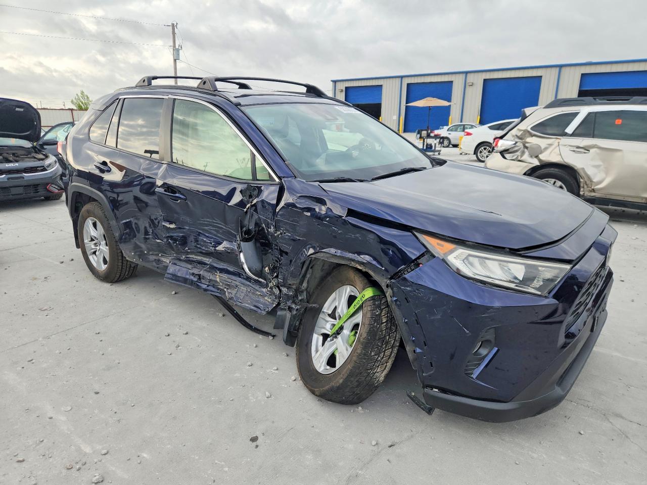 2019 TOYOTA RAV4 XLE — снимка 4