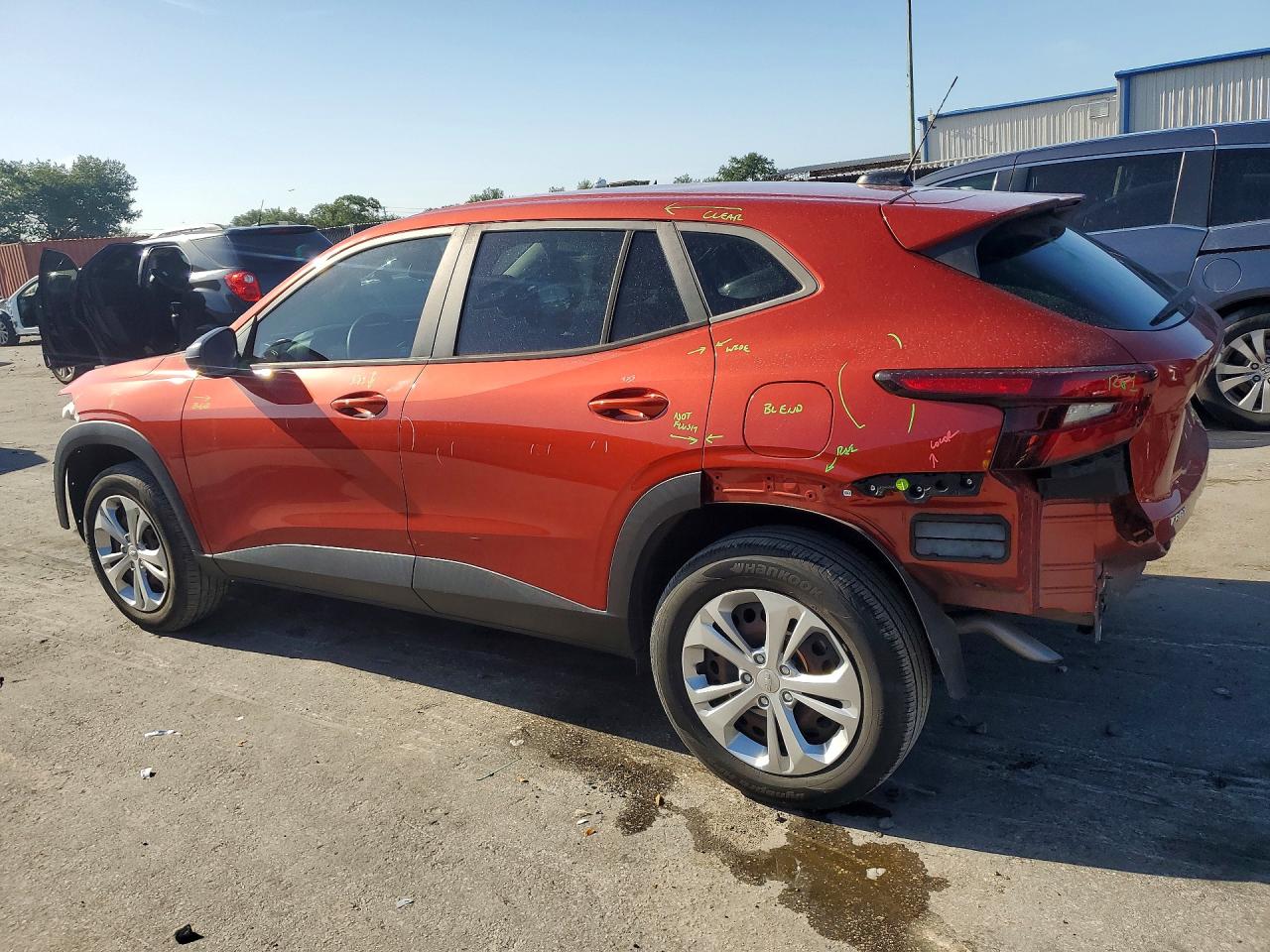 2024 CHEVROLET TRAX LS — снимка 2