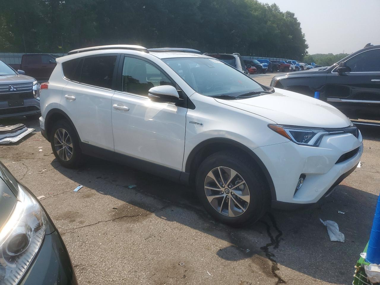 2018 TOYOTA RAV4 HYBRID XLE — снимка 4