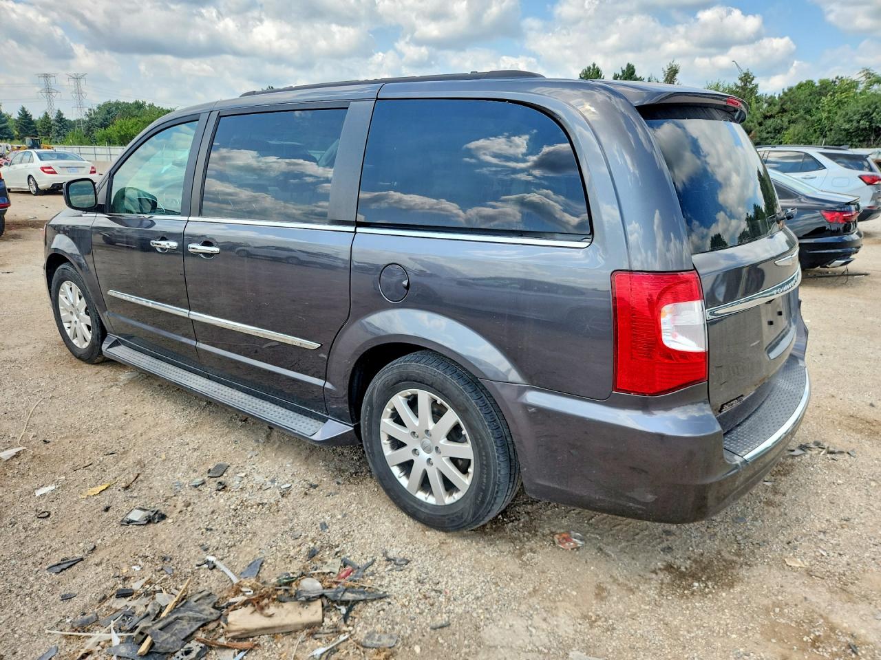 2016 CHRYSLER TOWN & COUNTRY TOURING — снимка 2