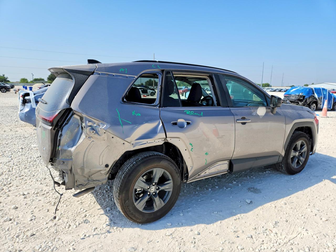 2026 TOYOTA RAV4 LE — снимка 3