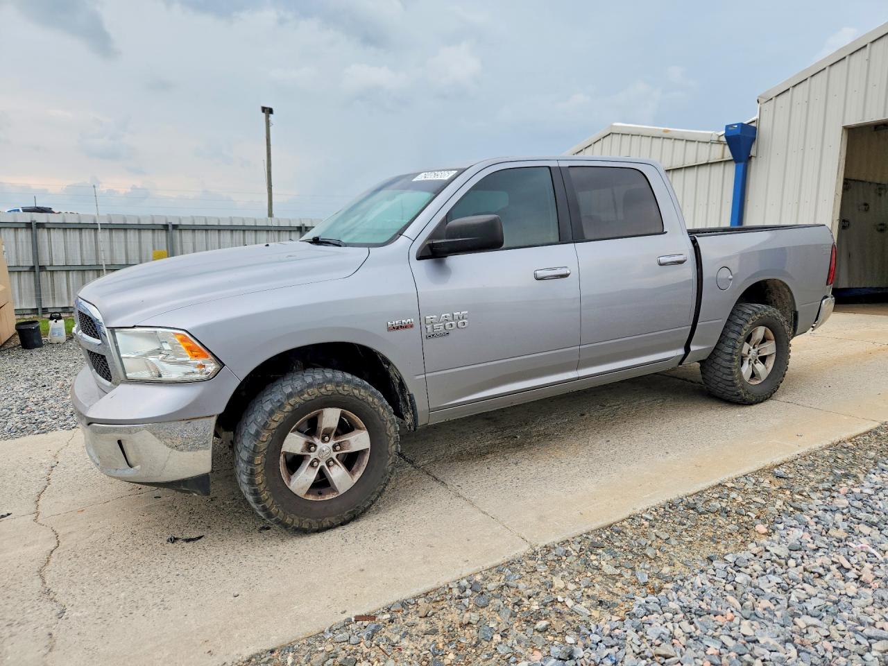 2019 RAM 1500 CLASSIC SLT