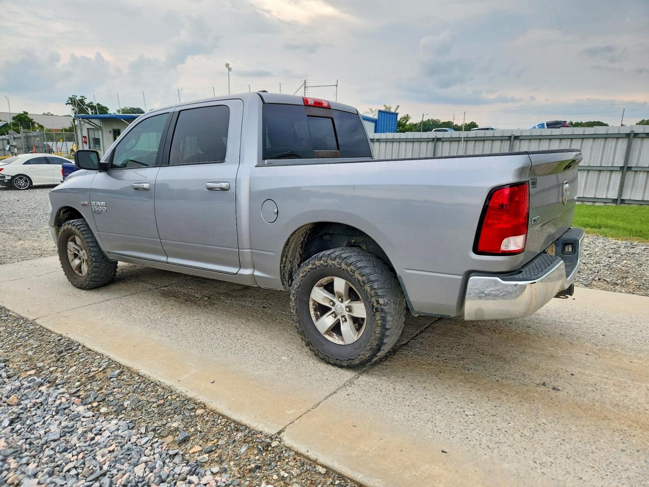 2019 RAM 1500 CLASSIC SLT — снимка 2