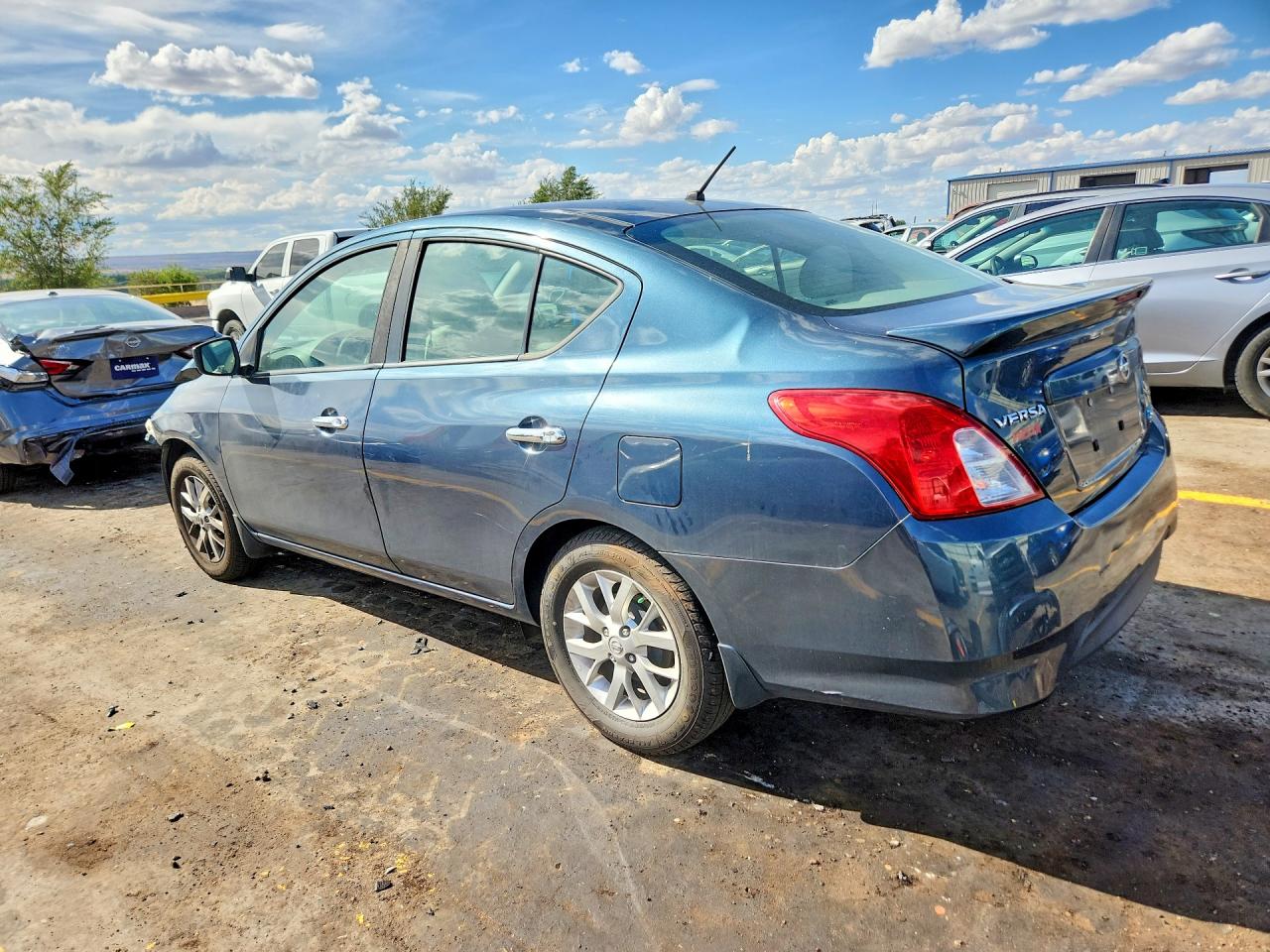 2016 NISSAN VERSA 1.6 SV — снимка 2