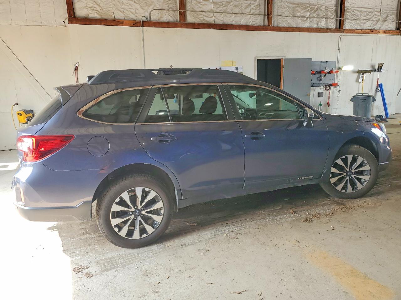 2017 SUBARU OUTBACK 2.5I LIMITED — снимка 3