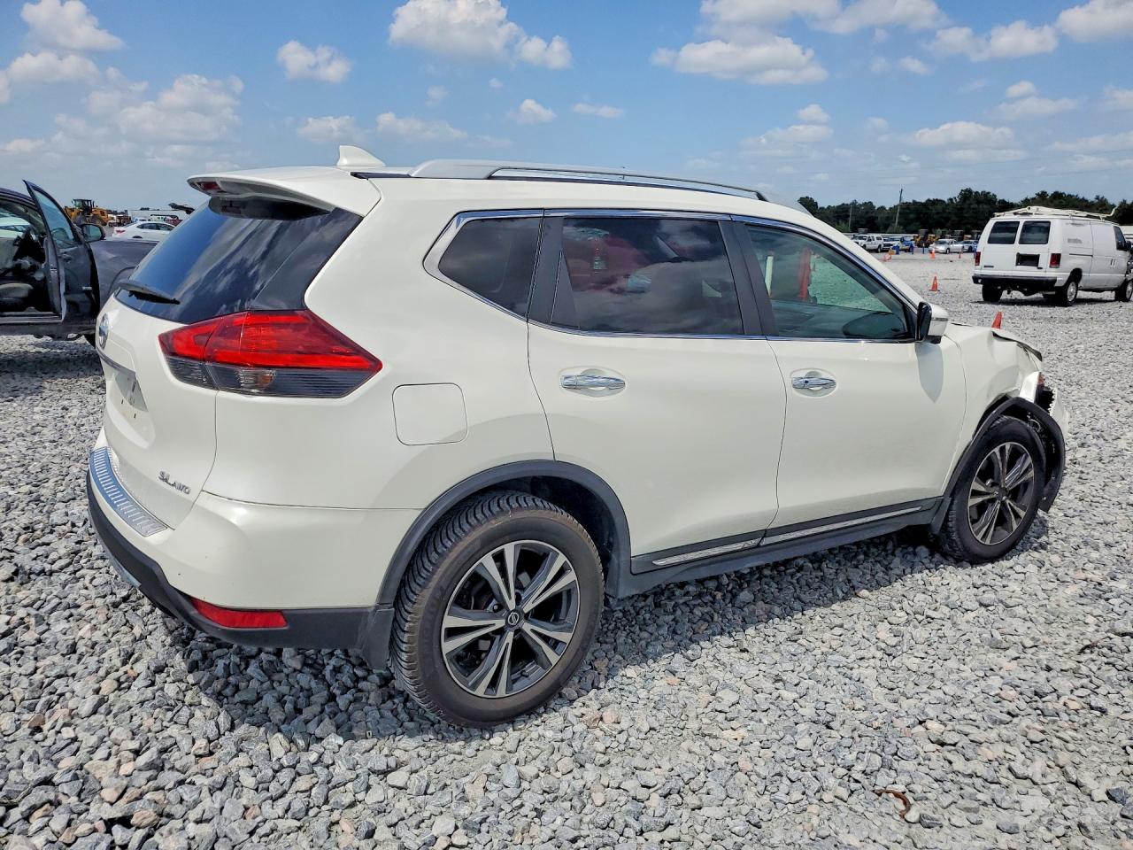 2017 NISSAN ROGUE SL — снимка 3
