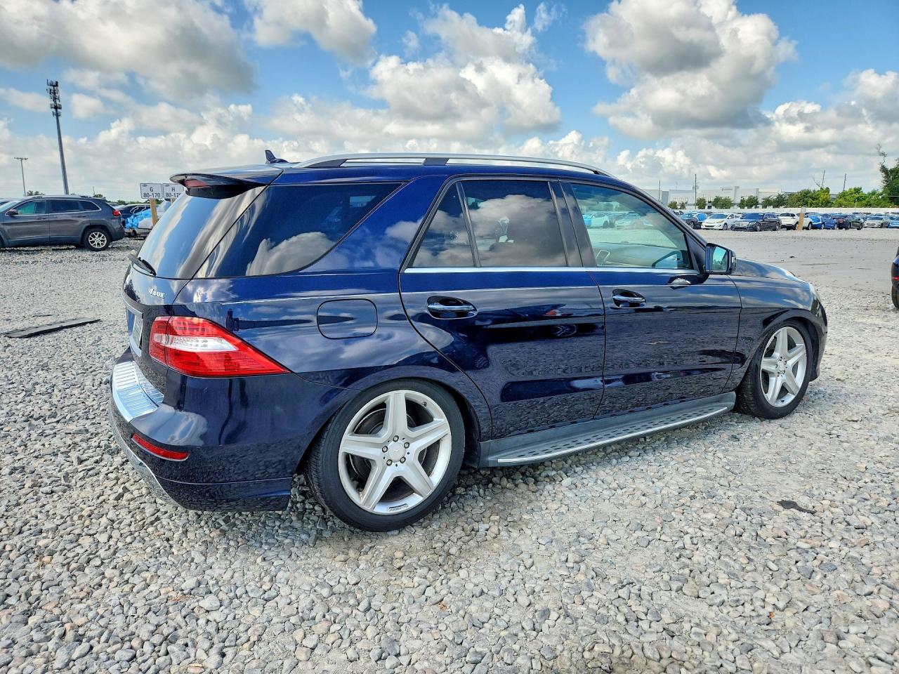 2013 MERCEDES-BENZ ML 550 4MATIC — снимка 3