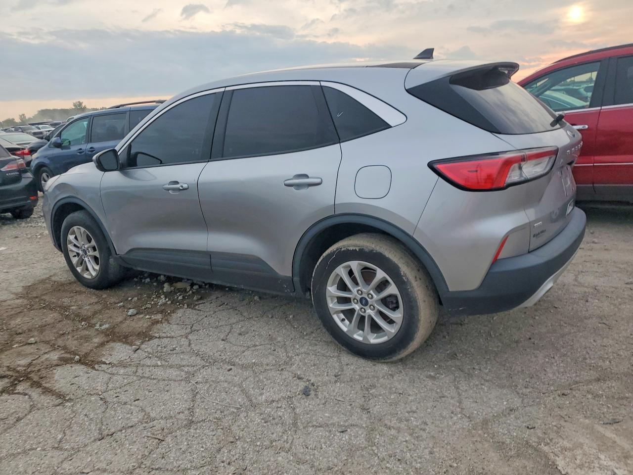 2021 FORD ESCAPE SE — снимка 2